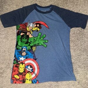 Marvel Avengers graphic tee featuring Hulk Thor, Captain America, Iron Man S 6/7